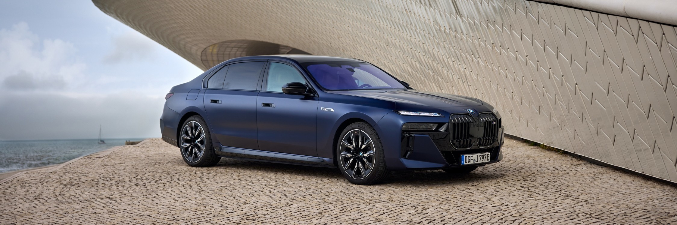 BMW i7