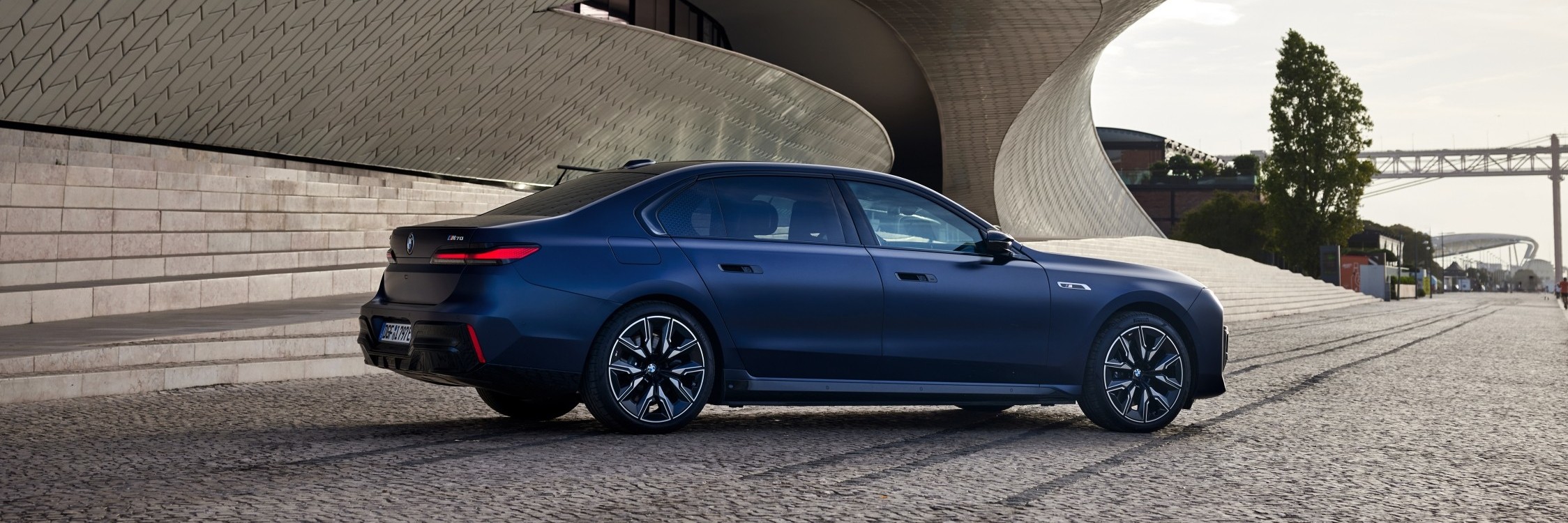 BMW i7