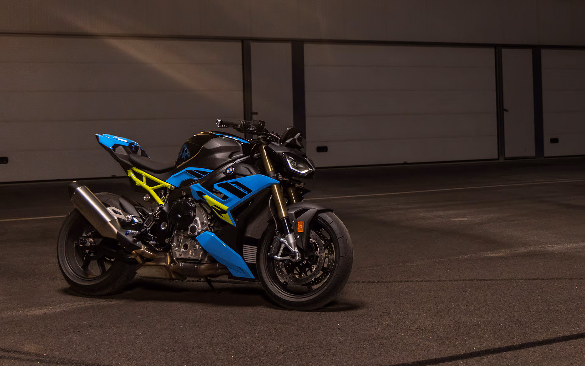 BMW S-SERIE