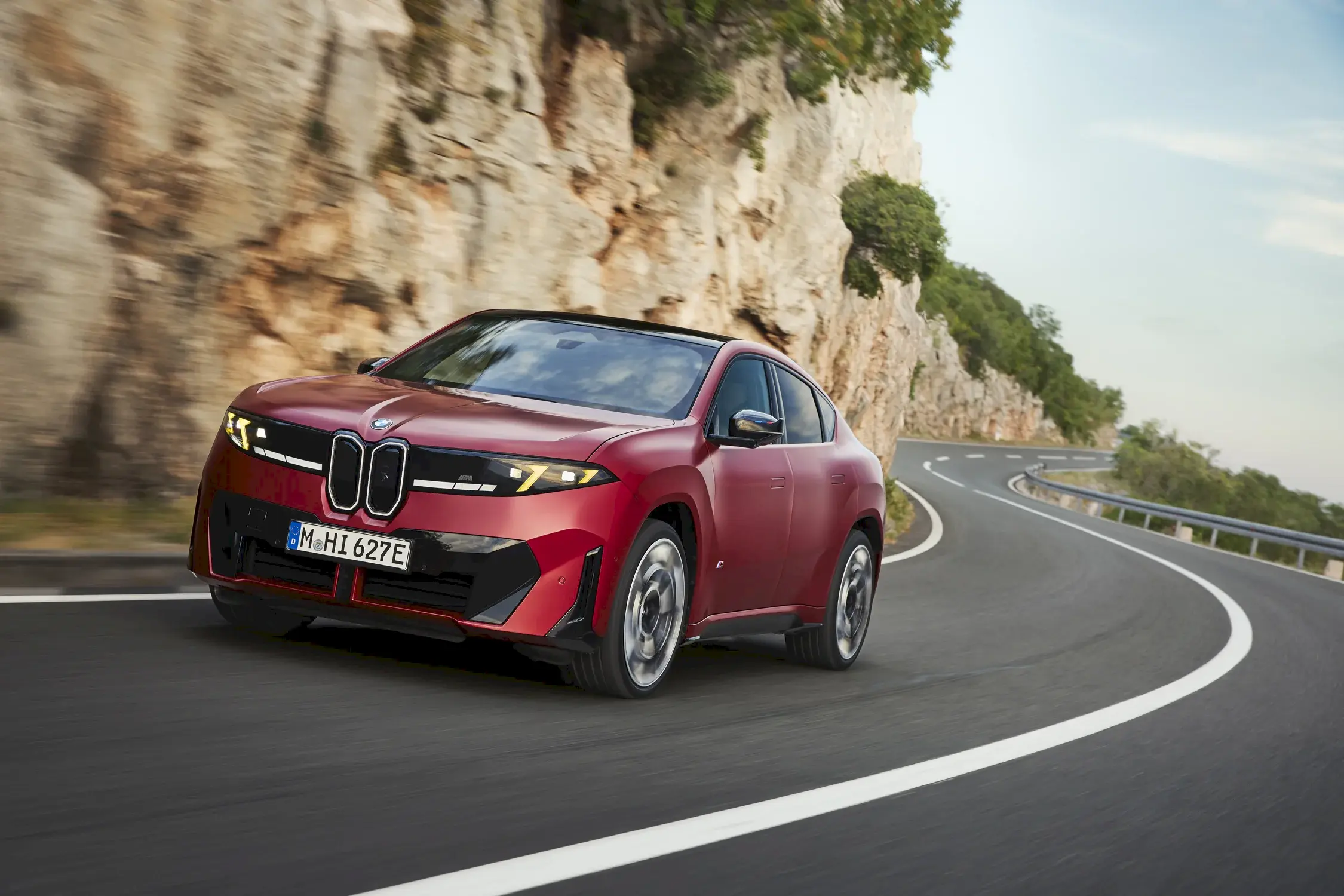 BMW iX4