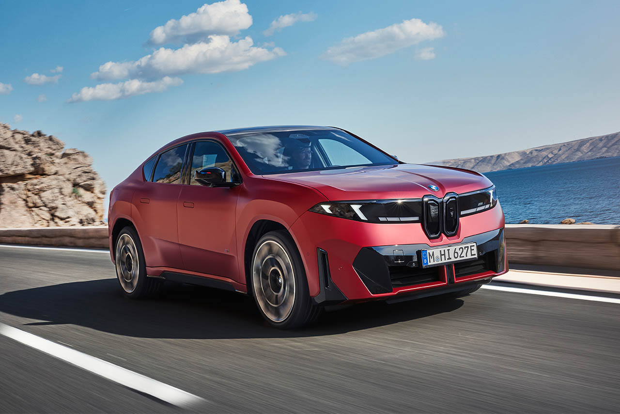 BMW iX4